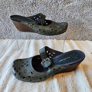 Bare Traps‎ Women's Gigi Leather Mary Jane Mules Clog Wood Heels Size 8.5M Green